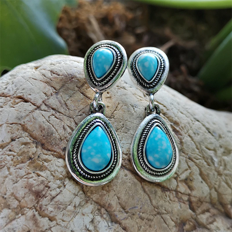 

Retro Style Simple Design Drop-Shaped Pendant Earrings Exquisite Personality Geometric Turquoises Earrings Ladies Jewelry Gift