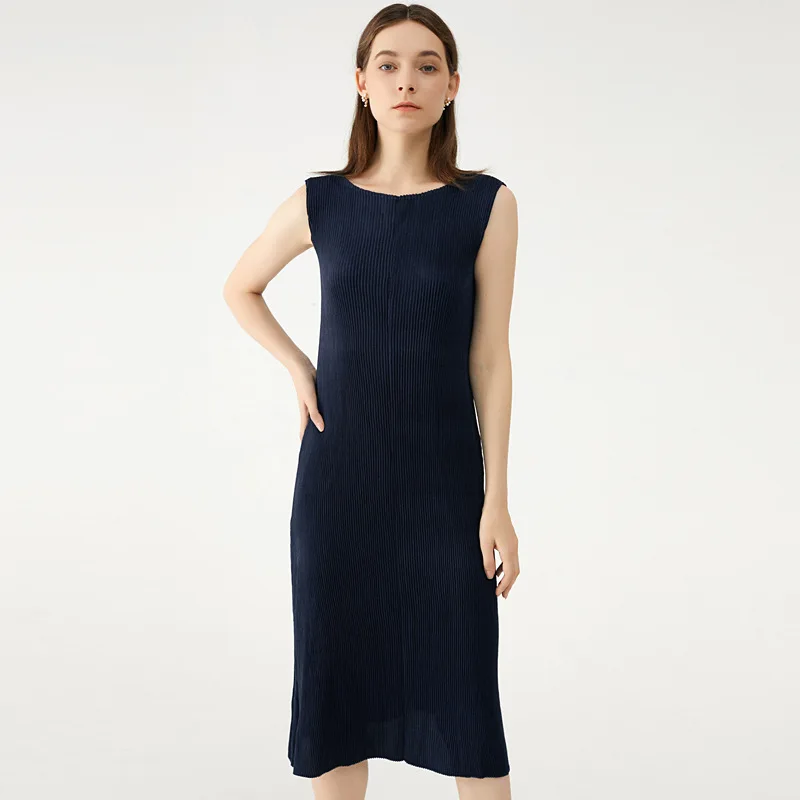 

Платье-миди без рукавов, с круглым вырезом