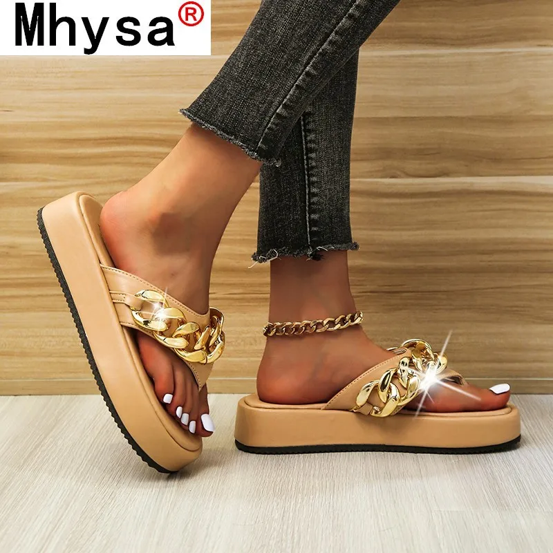 

Fashion Metal Chain Women's Slippers Flip-flops Platform Soft Punk Beach WomenThick Bottom Shoes Plus Size 43 Women Sandals