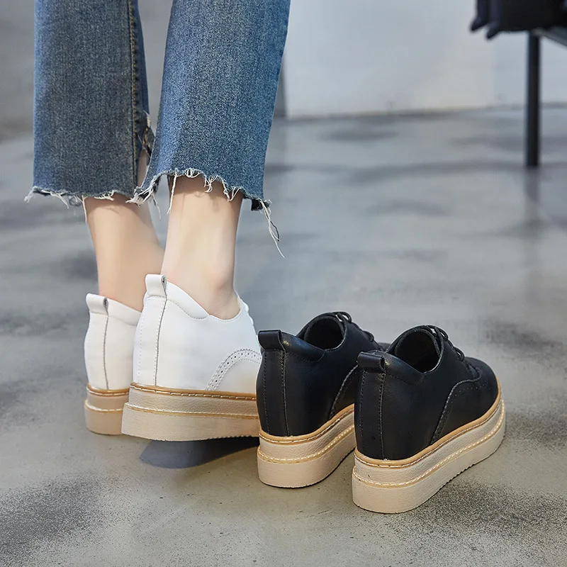 Туфли женские из лакированной кожи повседневные однотонные лоферы на плоской