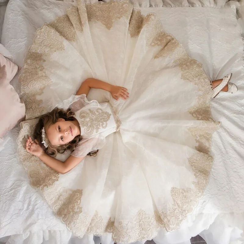 Роскошные платья для девочек с цветами на свадьбу коротким рукавом и Золотой