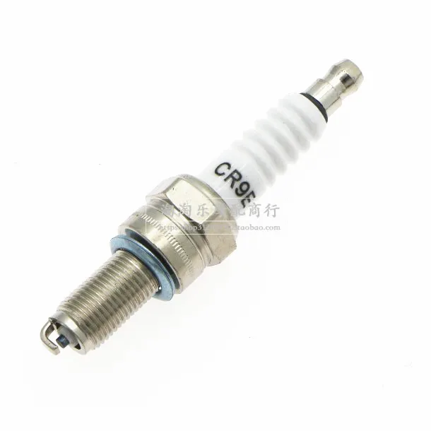 CR8E CR9E Свеча зажигания мотоцикла 100/125 A7TC D8TC E6TC F7TC B7TC BMA6 Z4TC F5TC CR8 A7RTC CR7HSA D8TRC D8TJC D8EA D8T цепная пила газонокосилка - Цвет: CR8E CR9E
