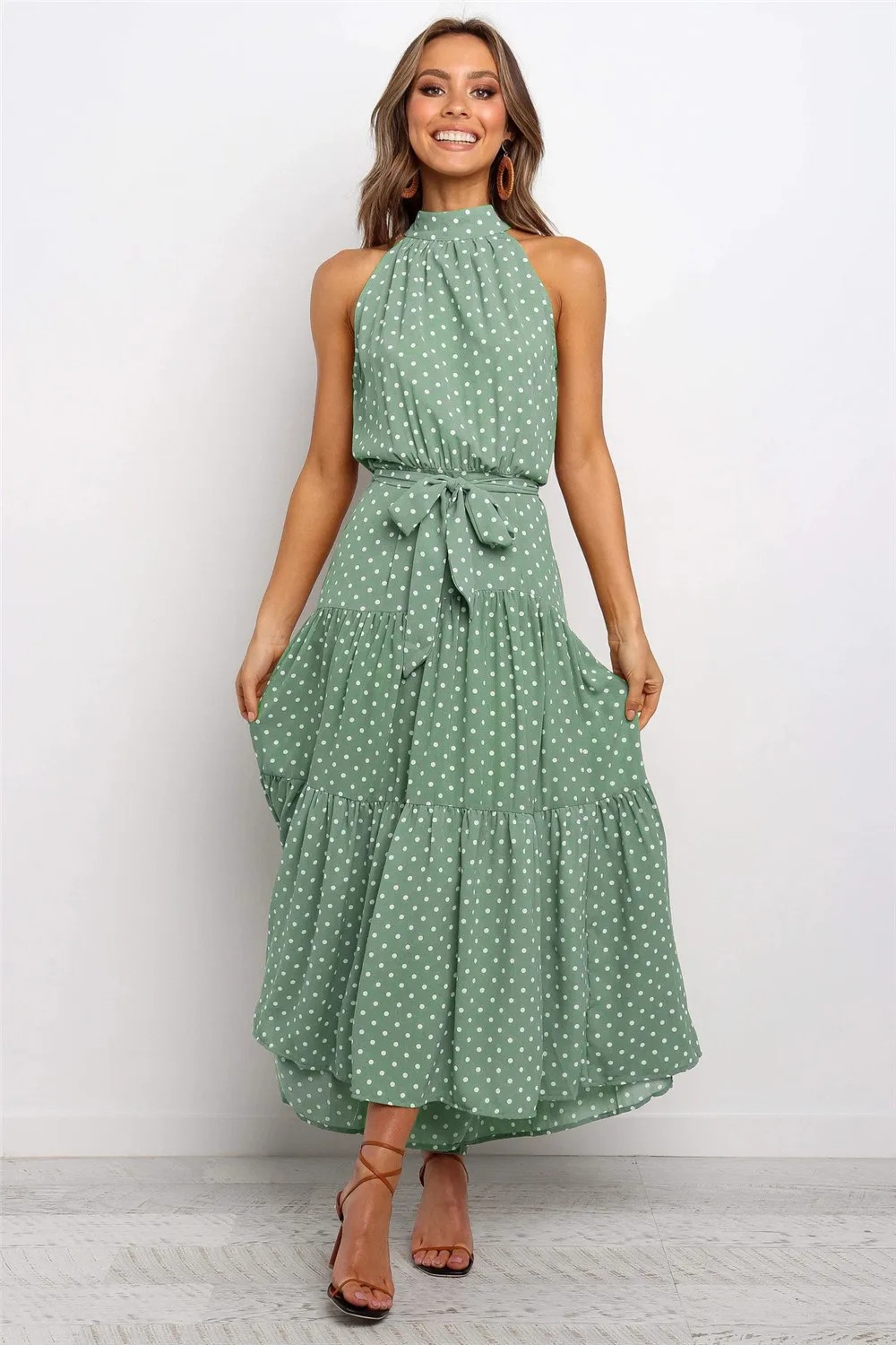 Женское платье с принтом в белый горошек открытой спиной стиле бохо пэчворк