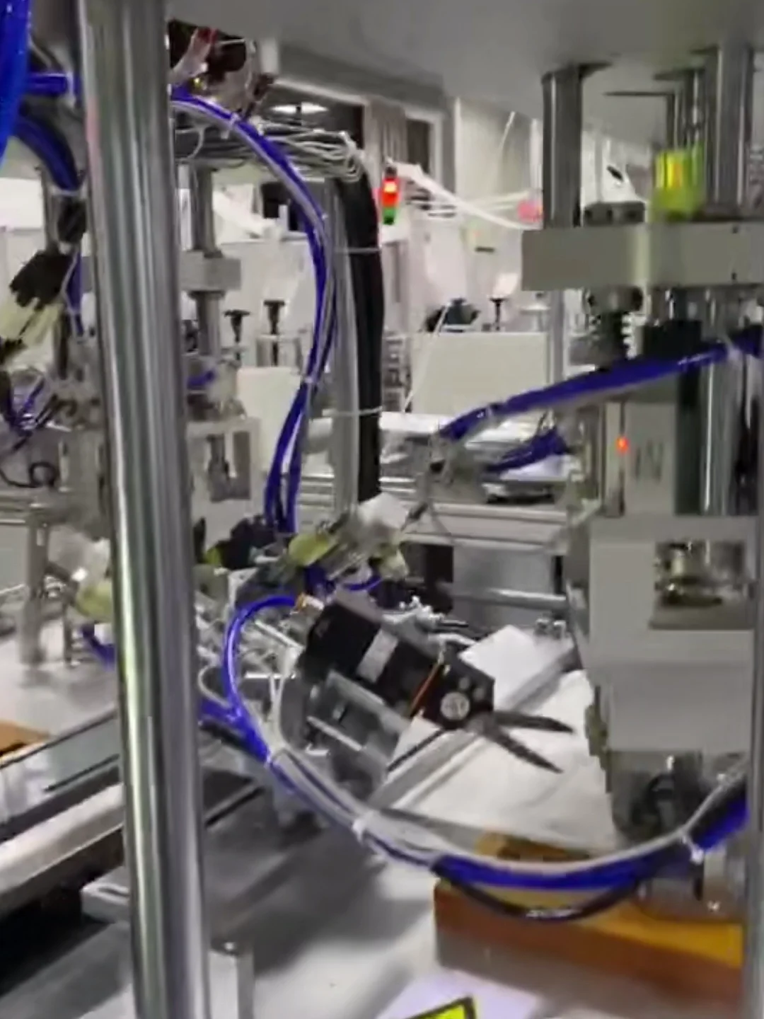 

Ультразвуковая сварочная система, интеллектуальный ультразвуковой генератор с преобразователем и гудком