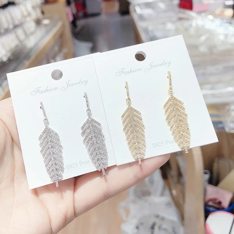 

Женские серьги-гвоздики из серебра 925 пробы