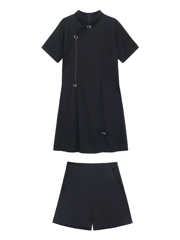 

[EAM] Shorts Slit Irregular Hollow Out Two Piece Suit New Stand Collar Short Sleeve Women Fashion Spring Summer 2021 1DE0429