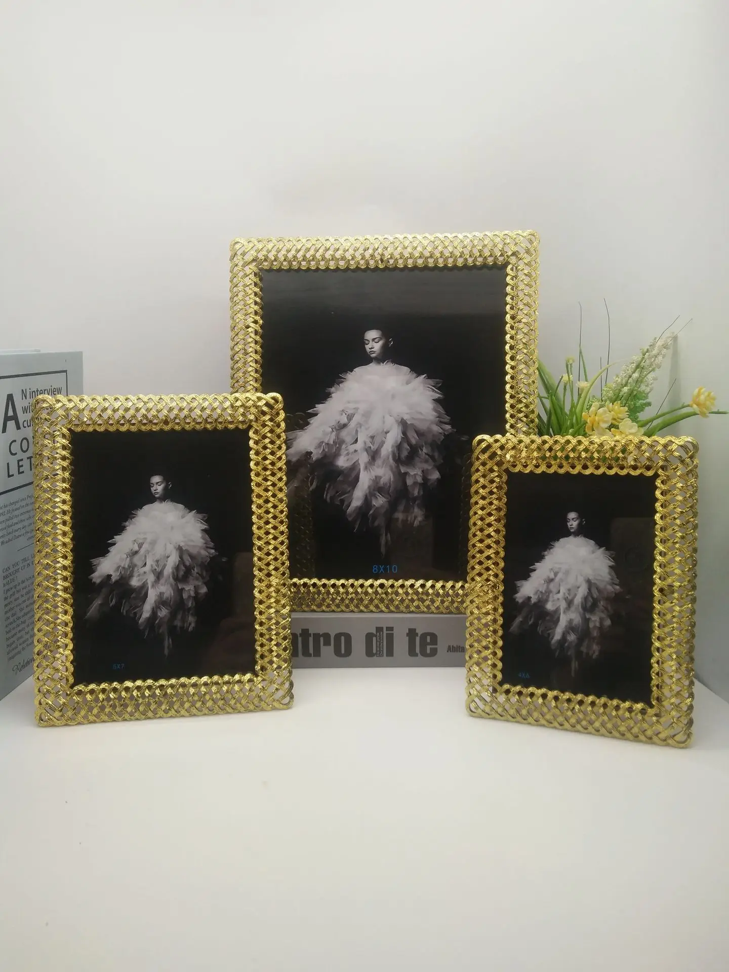 

Golden High End Set Up Cute Photo Frame Advertising Photo Frame Children Photo Graduation Photo Wedding Personalized Picture