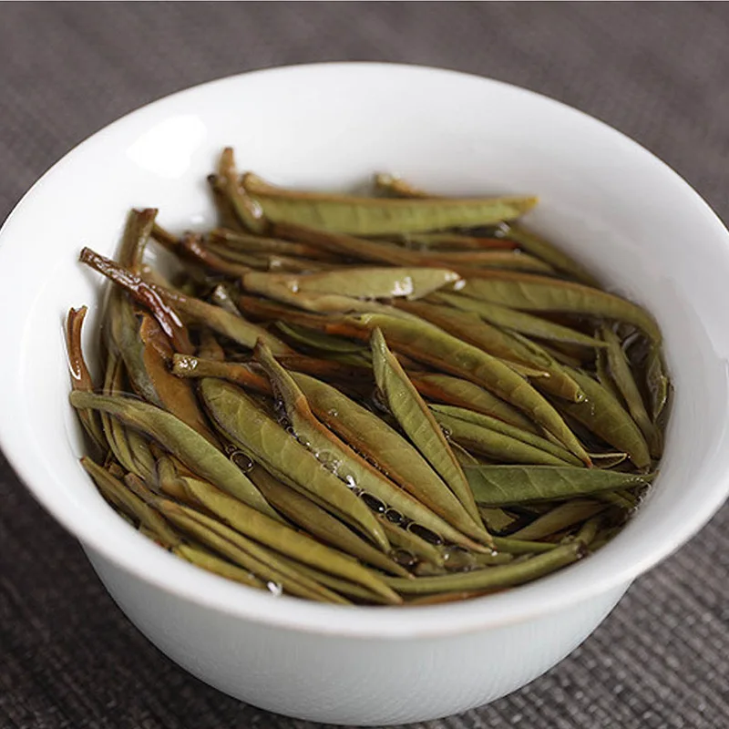 

2020 Chinese Tea Fresh Silver Needle White Tea, Bai Hao Yin Zhen, Anti-old and Health Care Tea Premium Quality Tea