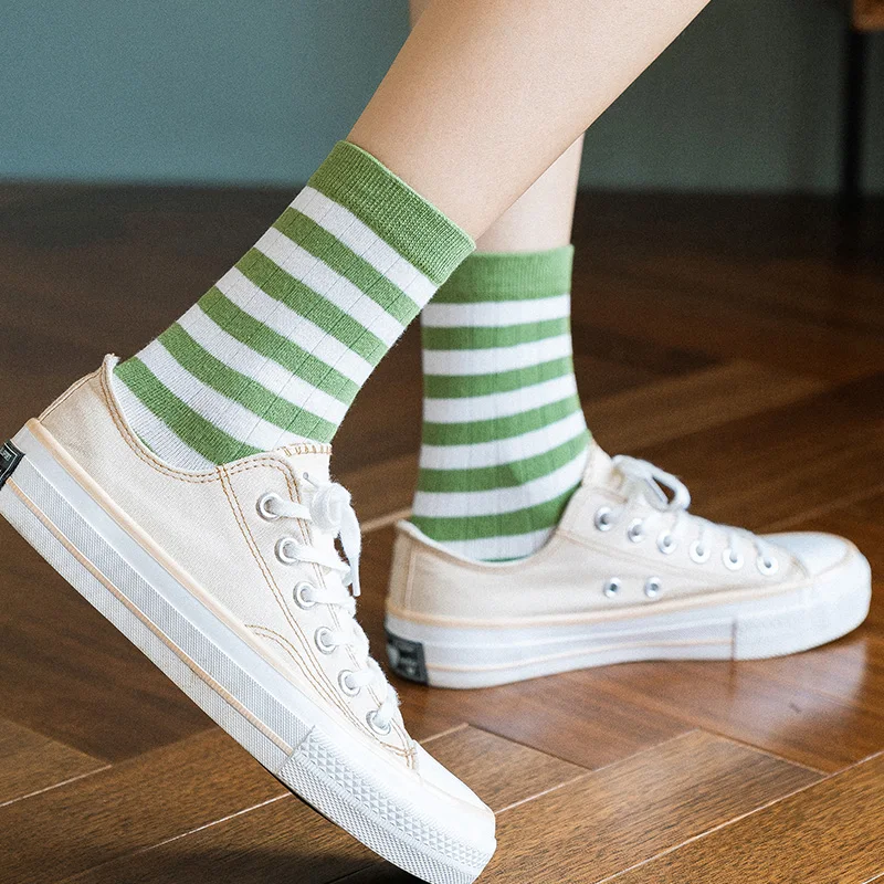 CARTELO New Stripe Stitching Korean Pattern Women Socks Fashion Casual Sport Breathable Cotton Stocking Middle Tube Socks