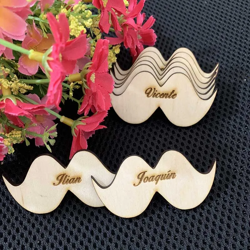 Персонализированные Имя деревянные усы Пользовательские Усы Форма Место карты
