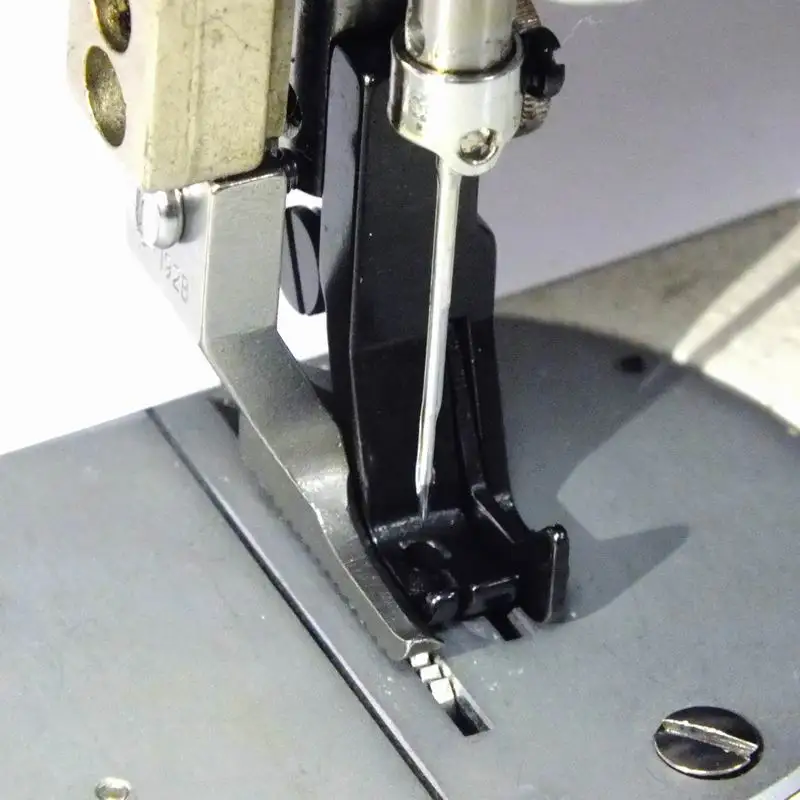 

Sewing Machine Synchronous Car High and Low Pressure Foot Movable Right Sidewall Sofa Bag Straight Seam Piping Device