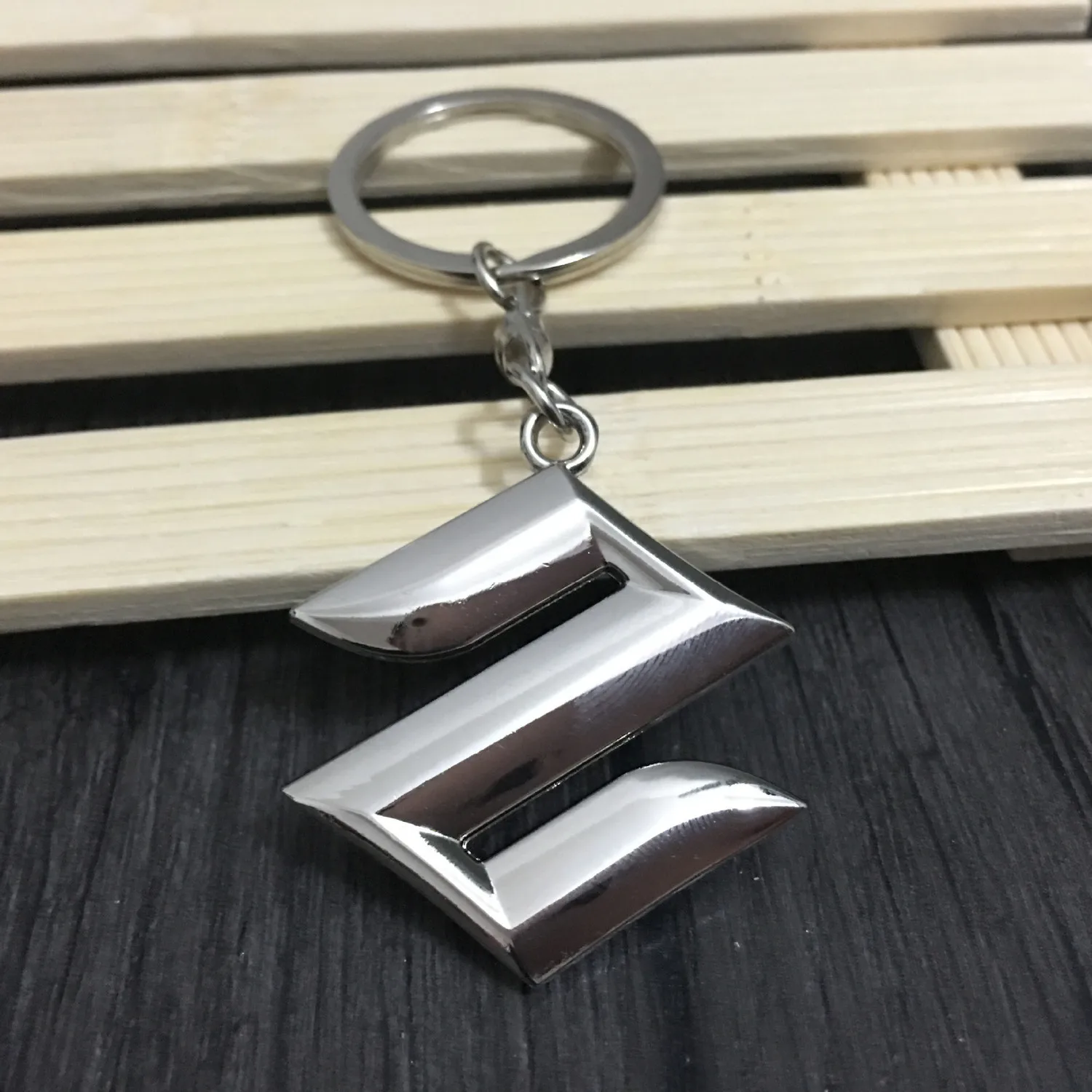2020 для Suzuki автомобильные Логотипы Key Buckle ажурный металлический автомобильный