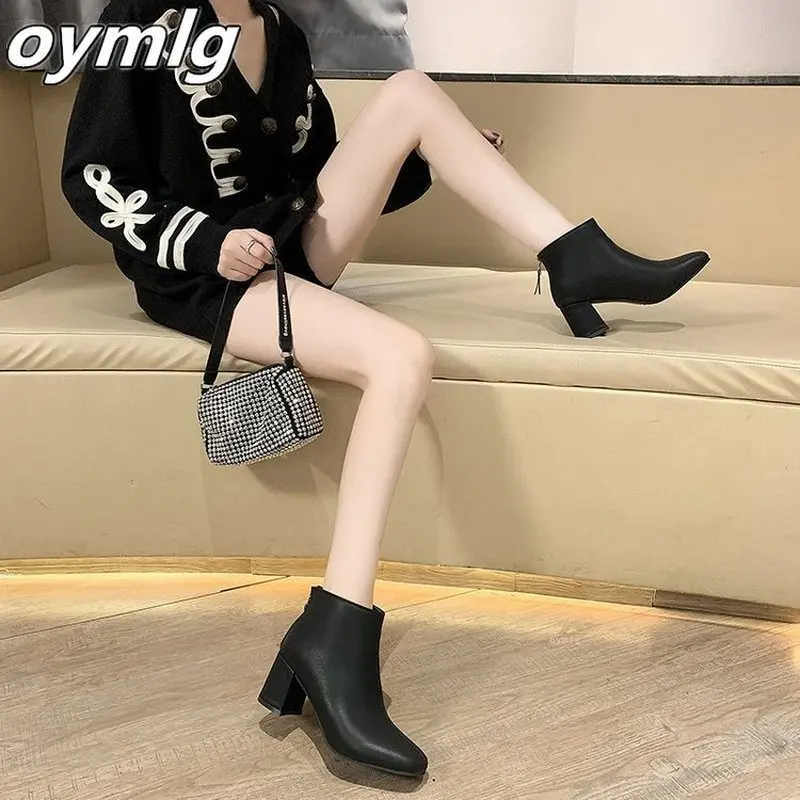 

2021 New Fashion Leather Ankle Boots Women Thick High Heels Zipper Pointed Toe Autumn Winter Woman Shoes Square Heel White Black