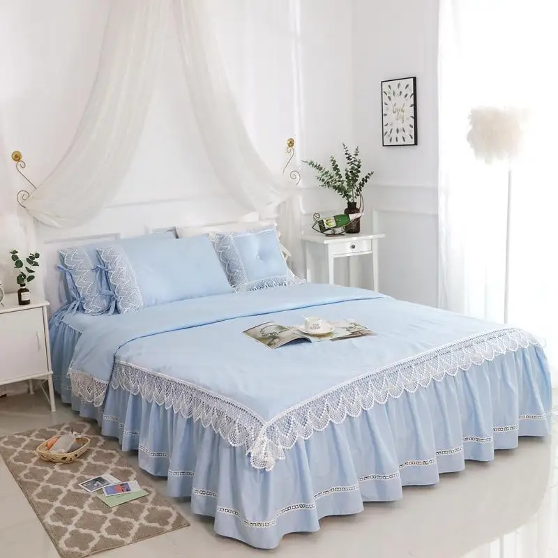 Роскошный кружевной комплект постельного белья с оборками двуспальный белого и