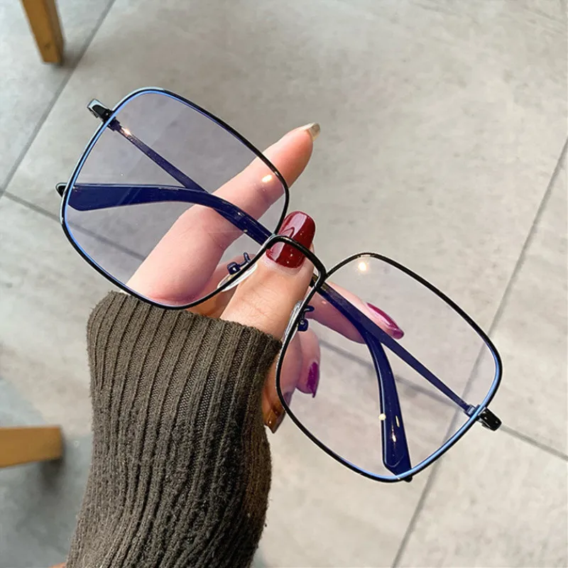 

Новинка 2021 винтажная оправа для очков для близорукости из сплава для женщин модная Роскошная модная классическая квадратная защита от сисв...