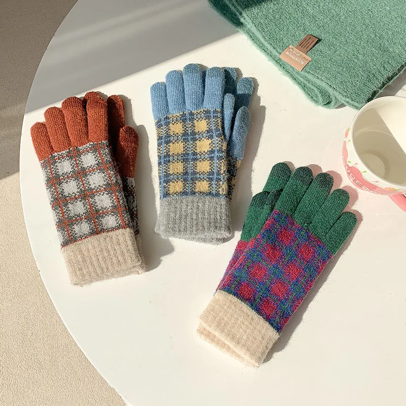 

New Plaid Touch Screen Warm Gloves Female Autumn Winter New Knit Plus Velvet Drive Riding Sen Female Students