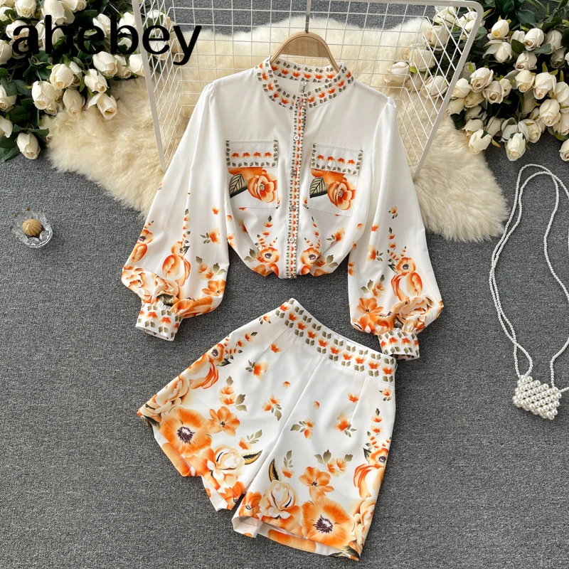 

Женский костюм с принтом в стиле ретро, весенний Свободный Повседневный Топ на пуговицах с рукавами-фонариками и короткие брюки с широкими ...