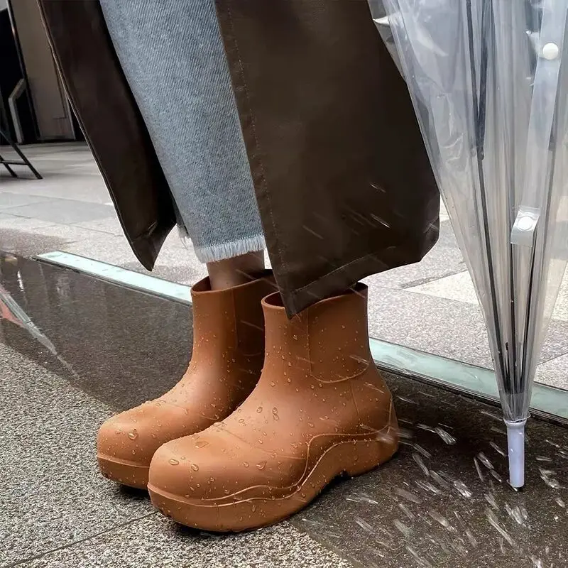

Ladies Autumn Garden Galoshes Woman Winter Fur Ankle Snow Boots Chelsea Rubber Boots for Women Big Toe Thick Bottom Rain Boots