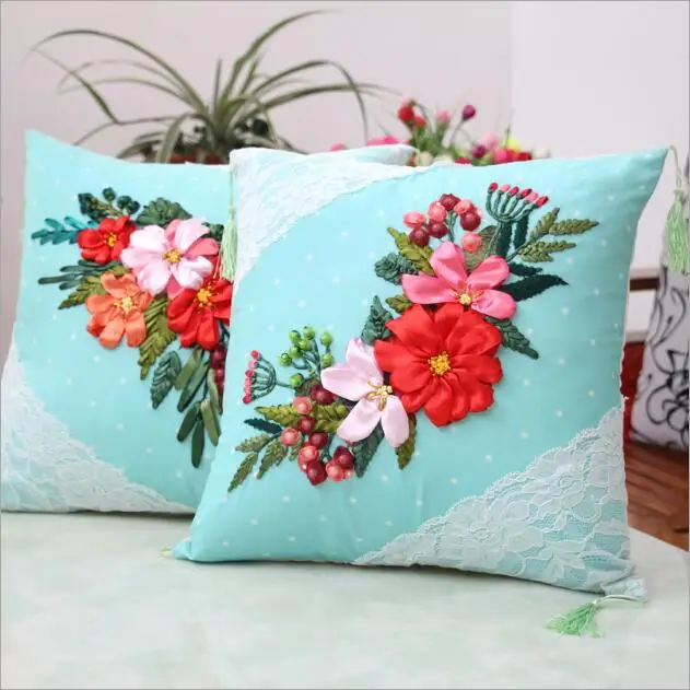 

Подушка для дивана с вышивкой, 45x45 см