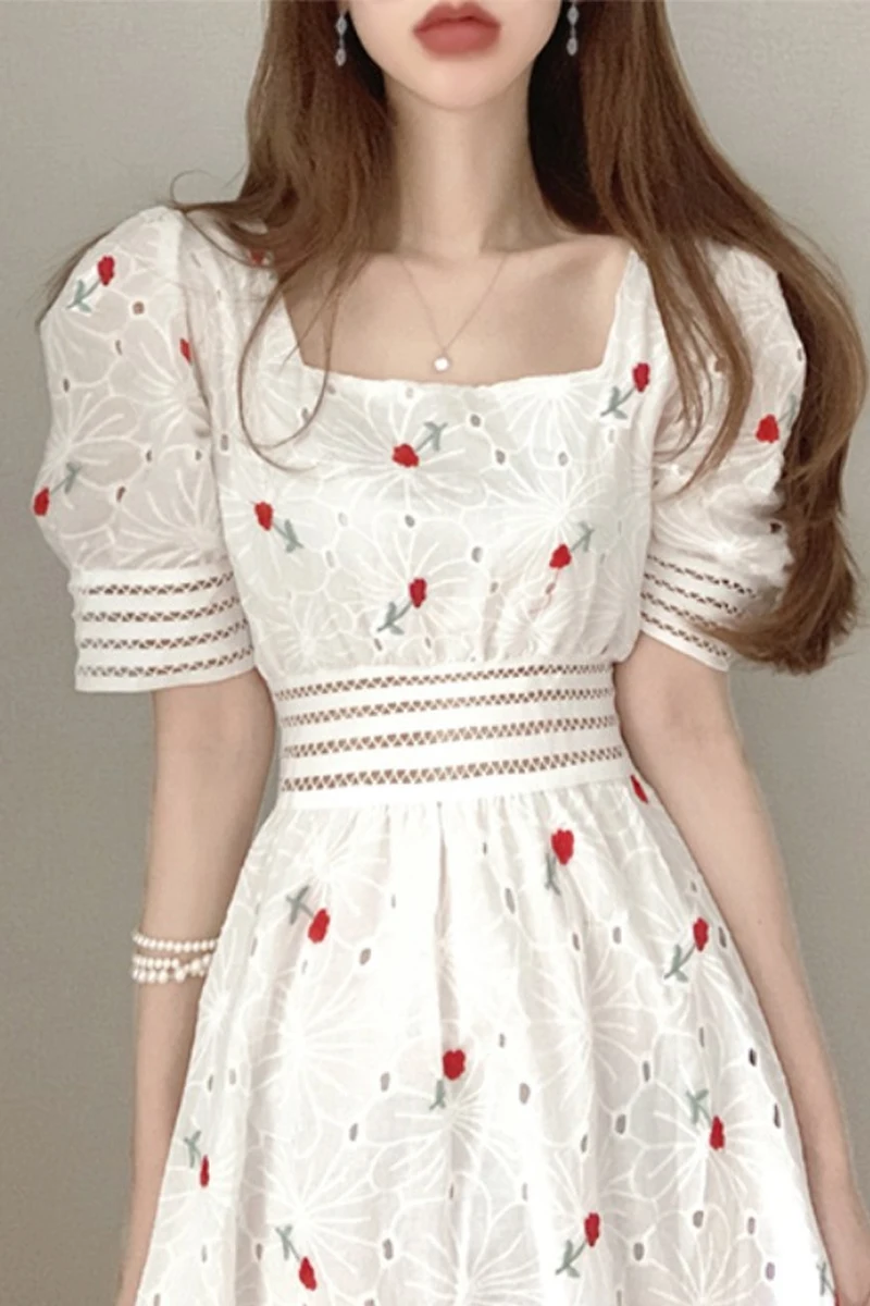 

Vintage Floral Short-Sleeved Dress for Women Summer 2021 New Sweet Embroidery Square Collar Hollow-out Slim Waist Midi Dress