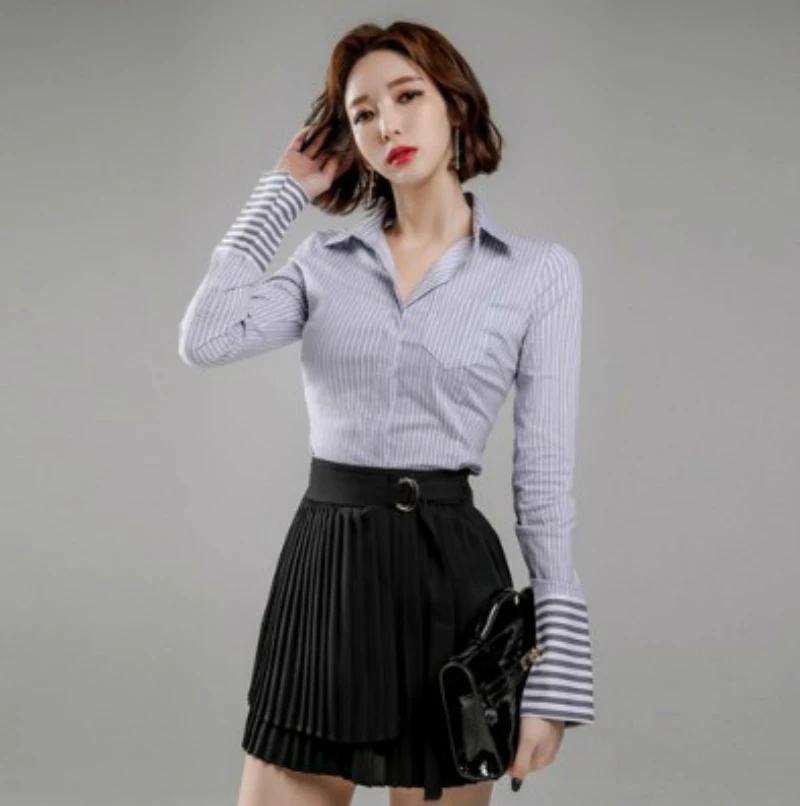 Однотонный офисный комплект из двух предметов полосатая блуза с принтом и черные