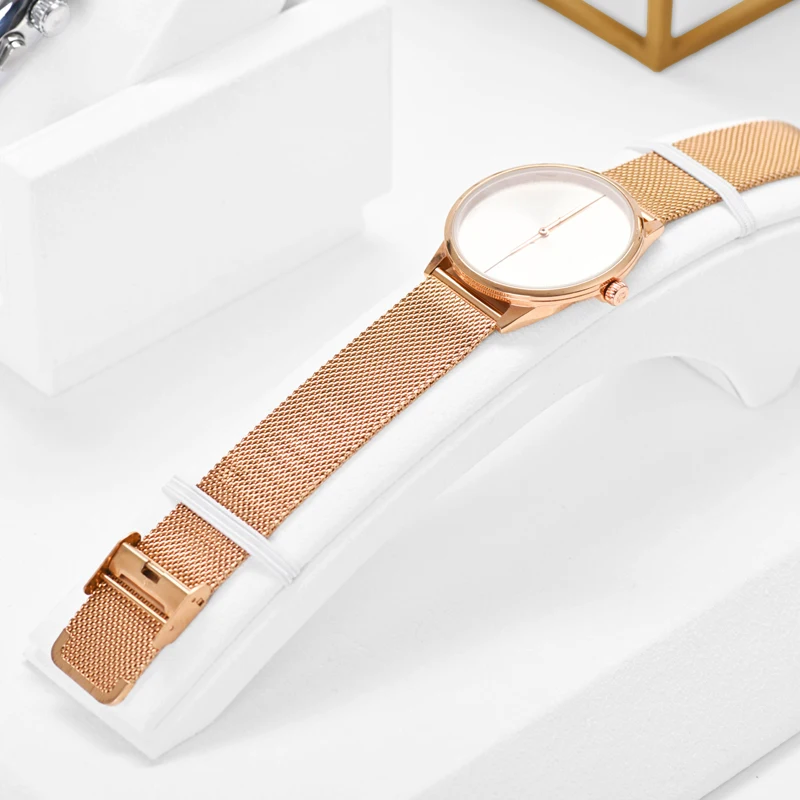 Oirlv Newly White Metal Watch Display Props Set Watch Display Stands with Microfiber Jewelry Organizer Stands for Shop Cabinet