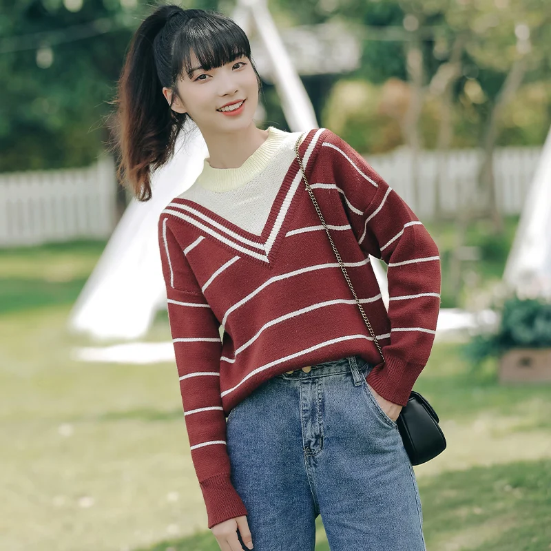 

Шикарный хаки осень-зима 2020 новый свитер с ложным воротником Женская внутренняя одежда Топ из двух частей смешанные цвета полосатый трикот...