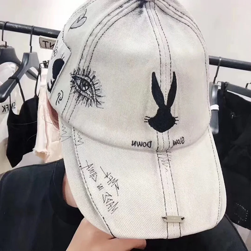 Spring and Autumn Hot Sale Retro Baseball Cap Hat Men's Women's Caps Adjustable Bugs Bunny Men's Letter Sun Hat