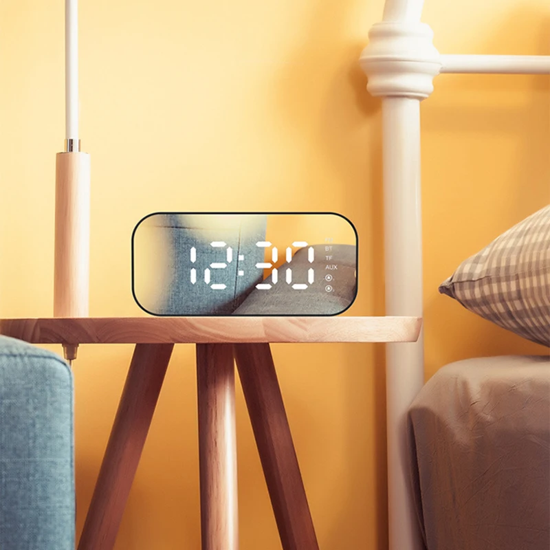 Высококачественные настольные часы Многофункциональные цифровые с FM Bluetooth