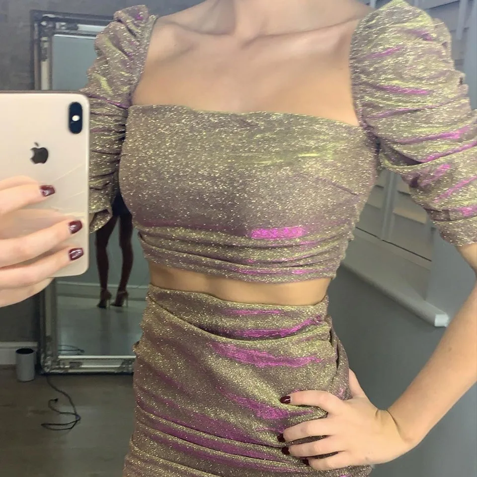 Женский блестящий комплект из двух предметов с вырезом лодочкой короткий топ