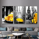 Картина в стиле ретро, Европейский городской пейзаж, картина, желтый автомобиль и зонтик, плакаты и принты, Украшение стен для дома, гостиной