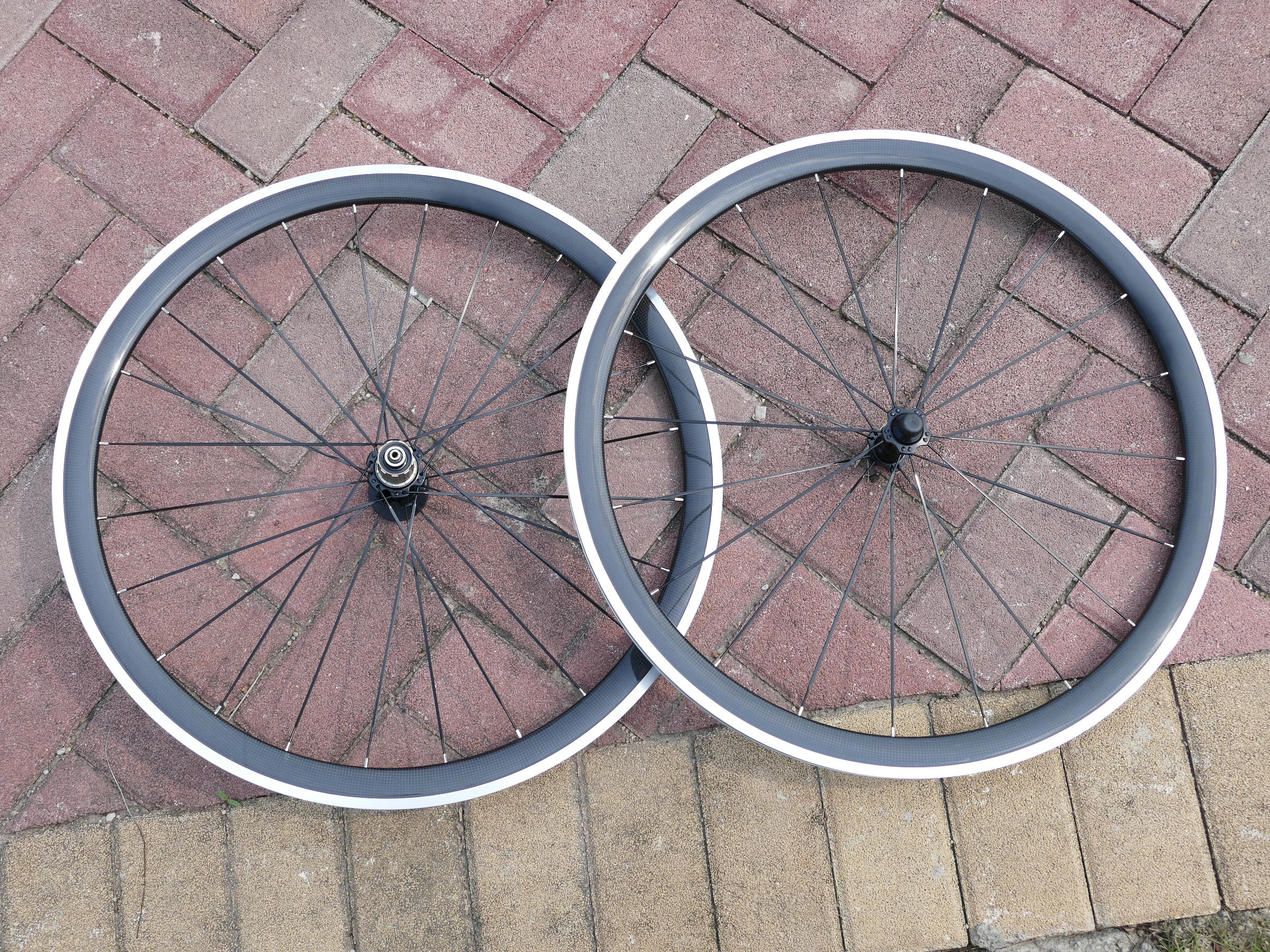 

1 Pair : 3K UD Full Carbon Fiber Matt Glossy Road Bike Clincher Wheelset 38mm - width 25mm Bicycle WHEEL set Rim 700C alloy Side