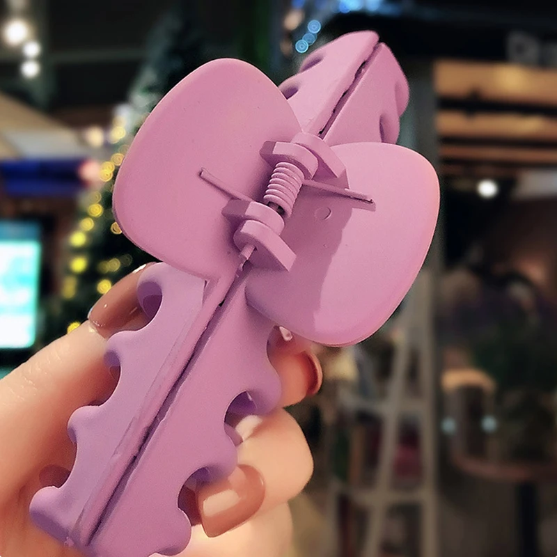 

Korean Solid Big Hair Claws 1Pc Elegant Frosted Acrylic Hair Clips Hairpins Barrette Headwear for Women Girls Hair Accessories