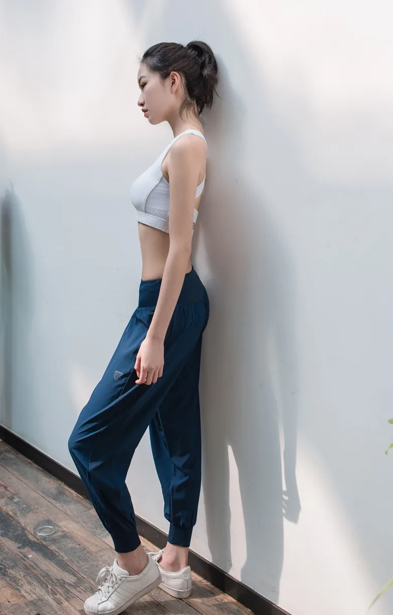 Женские спортивные брюки для фитнеса штаны бега укороченные быстросохнущие