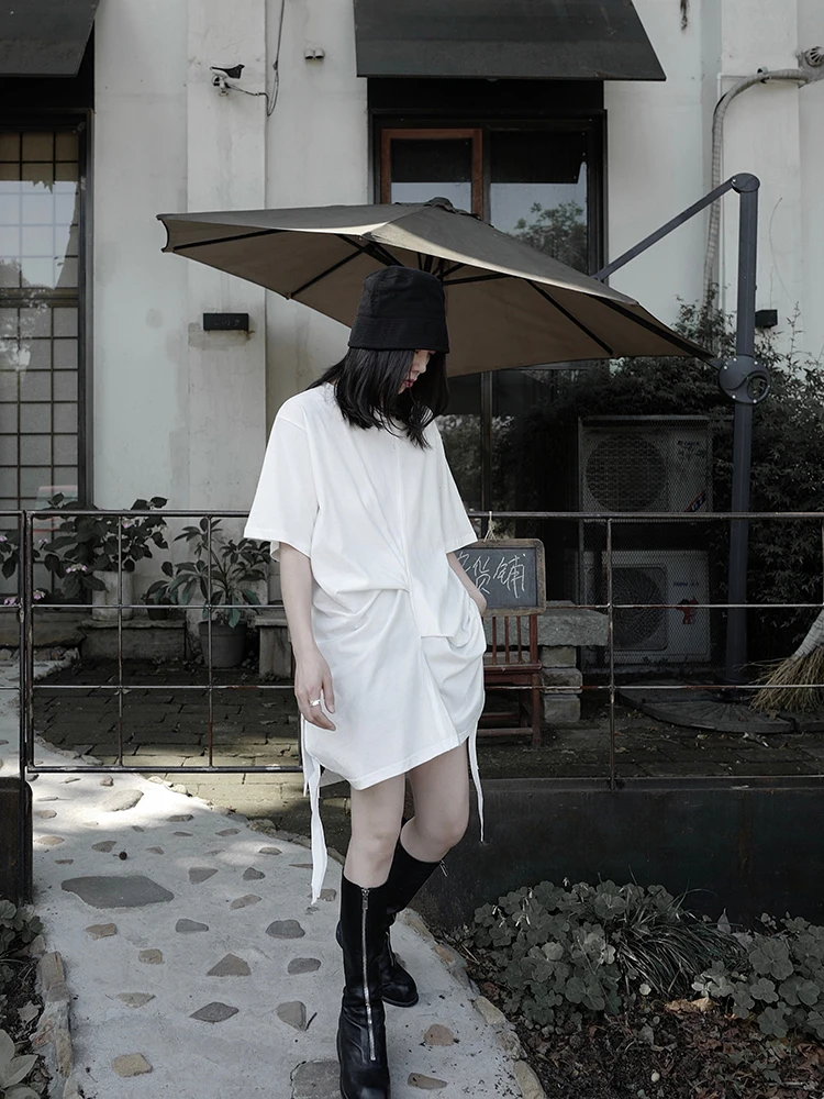 

SuperAen 2021 Asymmetry Short-sleeved T-shirt Women's Long Summer Pleated Design Black White Streetwear Half-sleeved Tops