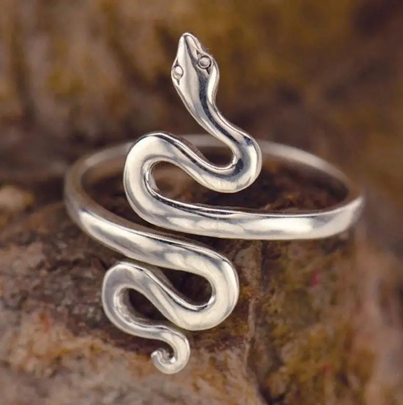 

Trendy Antique Silver Black Vintage Snake Crawling Ring For Women Party Jewelry Female Hand Accessories