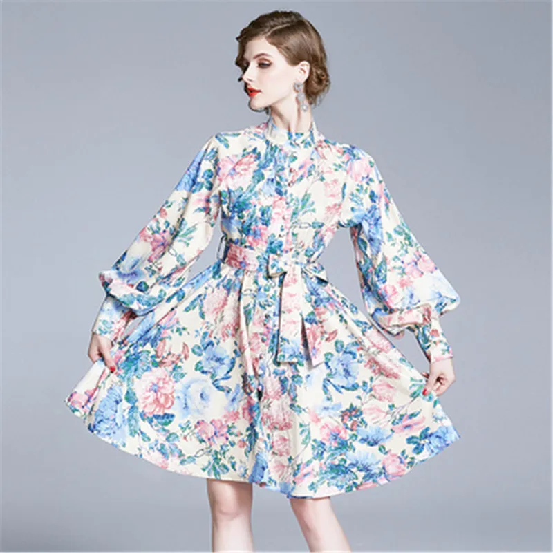 Подиумное женское вечернее платье с воротником стойкой длинным рукавом