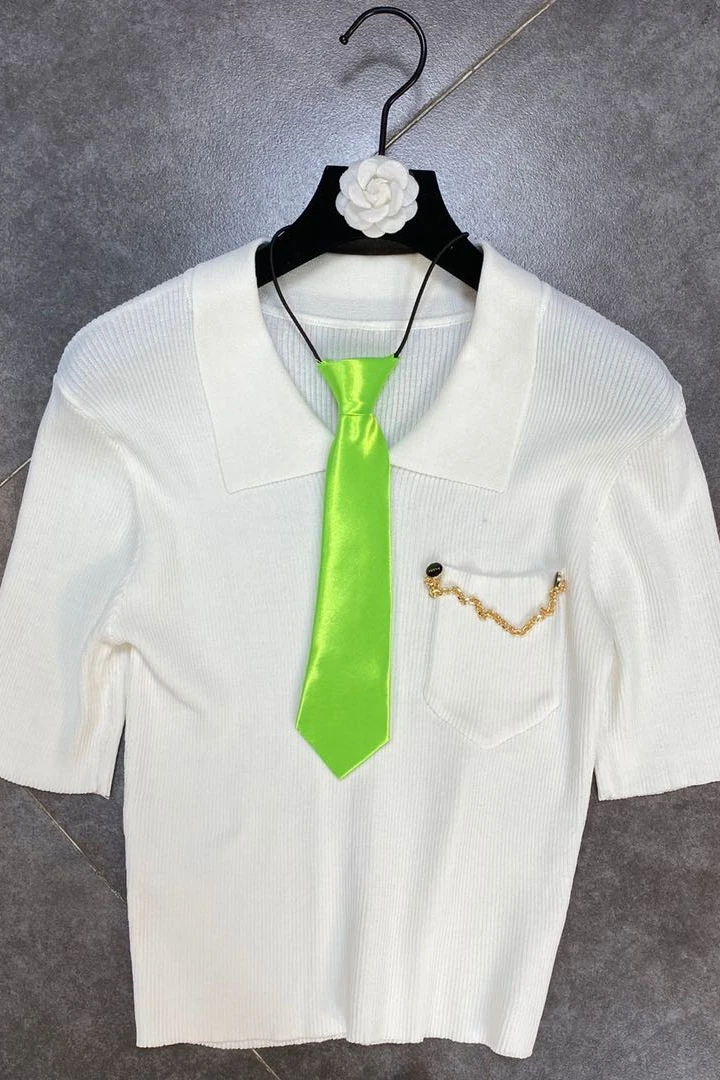 

2021 Summer Women Crop Tops Knitted Polo's Shirt Lapel Short Sleeve Pocket Chain Ice Silk Knitted Tee With Tie