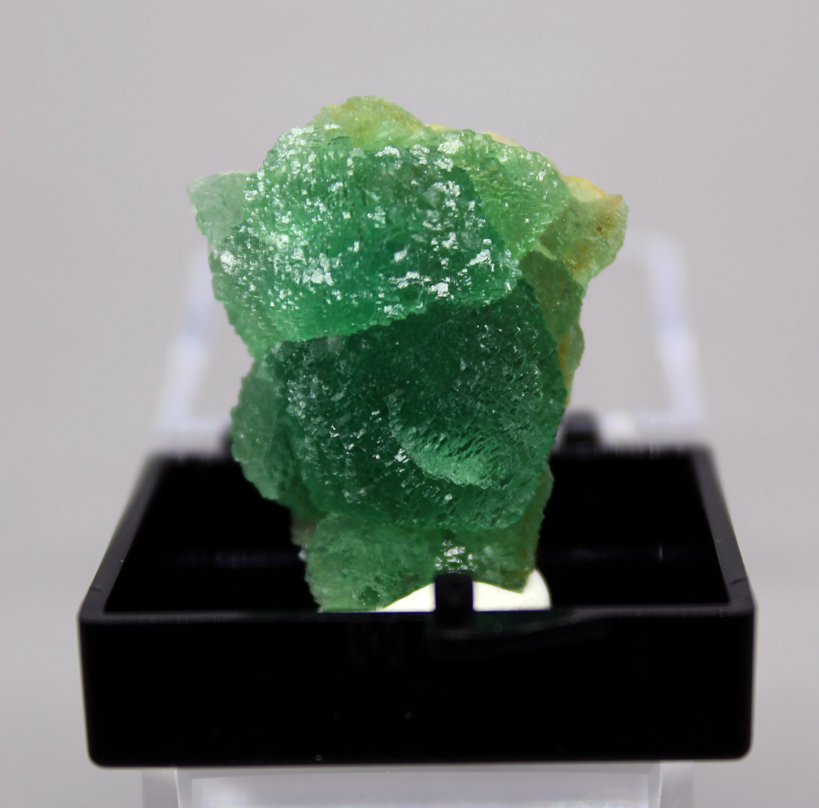 100% натуральный ступенчатая форма зеленый флюорит минеральной образца