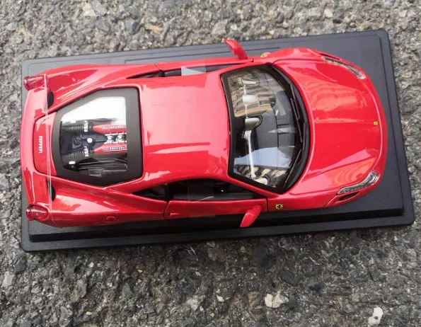 Модель автомобиля Burago Ferrari 1/24 подарок на день Святого Валентина 458 |