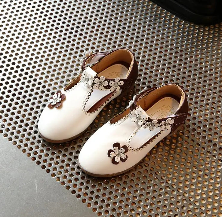 Весенняя Новинка 2020 года кожаная обувь с цветочным узором для девочек тонкие