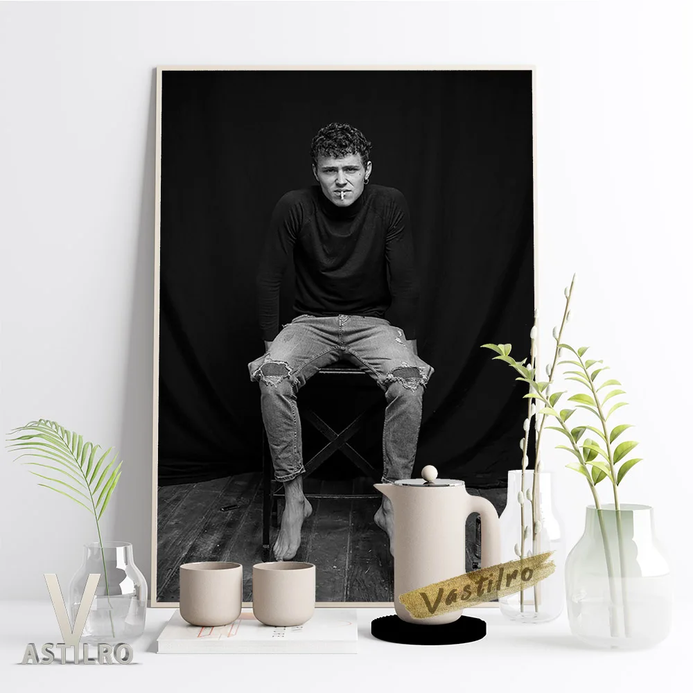 

Aron Piper Modern Canvas Painting Poster Star Actor Portrait Black White Photograph Art Prints Fashion Living Room Home Decor