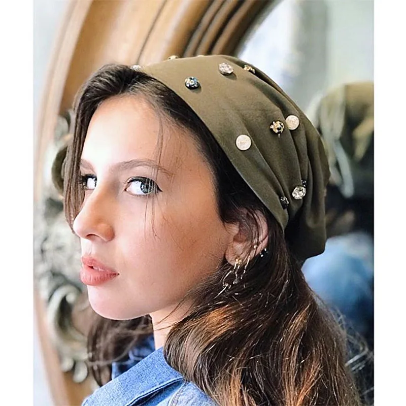 Женские хлопковые шапки с жемчужинами черные повседневные облегающие теплые для