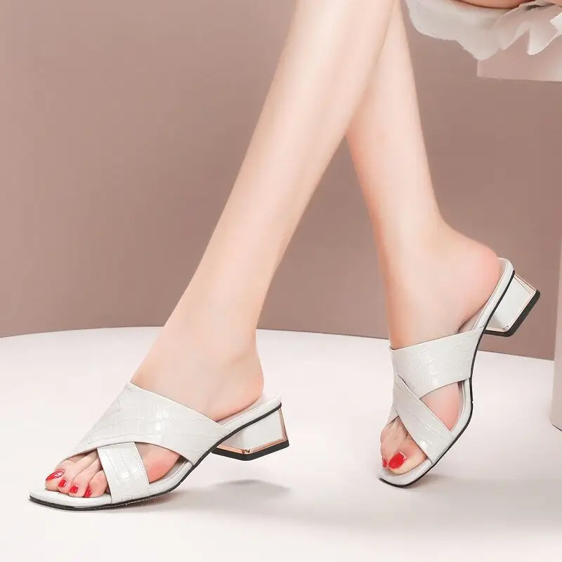 

Элегантные босоножки с открытым носком, женские летние новые 2022 г., повседневные шлепанцы без шнуровки, большие размеры 42, босоножки на кабл...