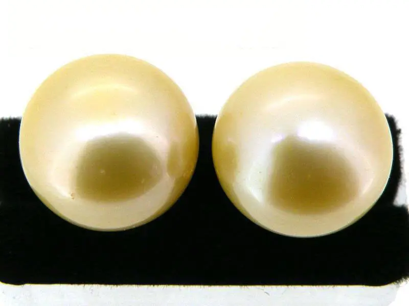 

Natural AAA+++ berad champagne south sea pearl earring 18k yellow gold