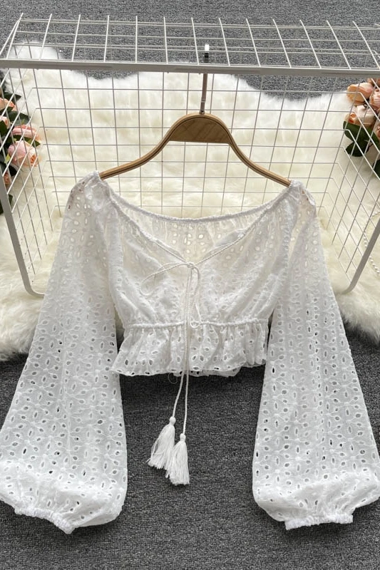 

Female Design Sense Niche Hollowed Out Puff Sleeves Age Reduction All-match Slim Short Holiday Style Small Shirt