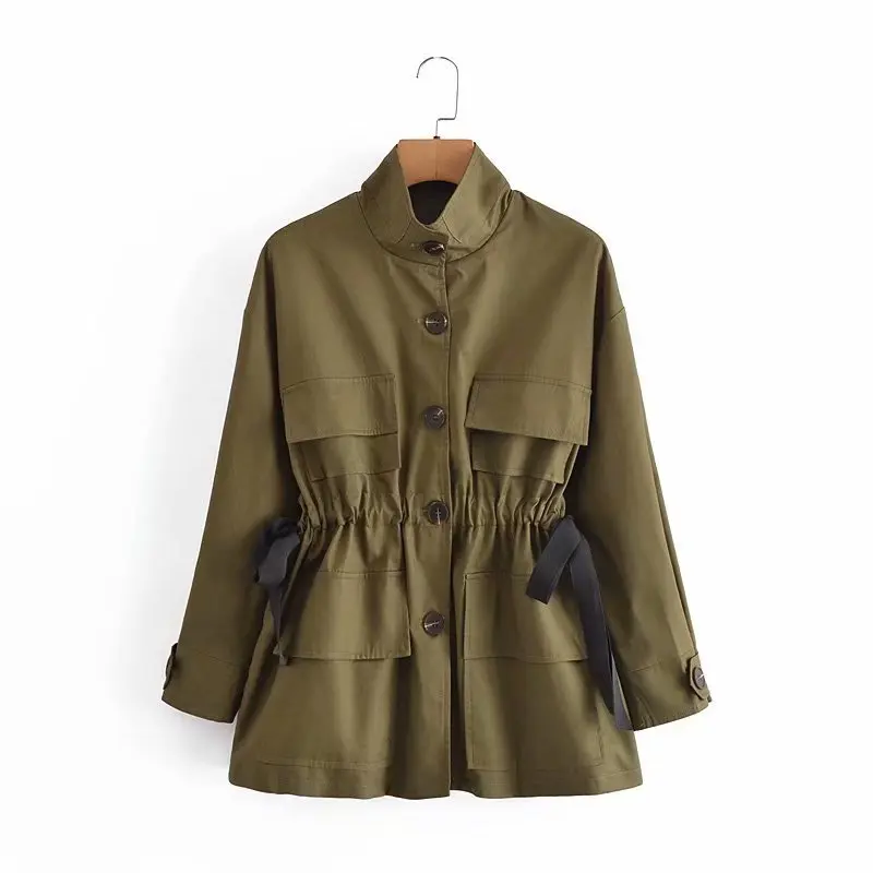 

Женская ветровка с воротником-стойкой и длинным рукавом