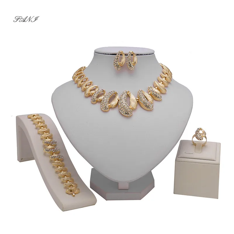 

Fani Dubai Gold Color Saudi Jewelry Sets Nigerian Wedding African Beads Jewelry Set Wholesale Bracelet Earring Ring Jewelry Set