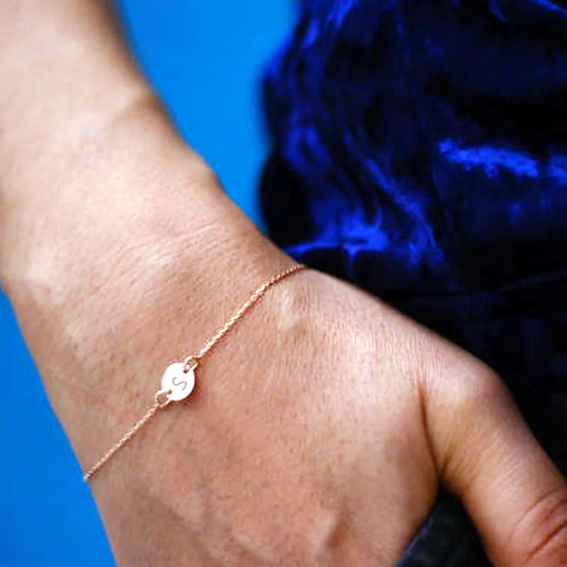 Золотистый/стальной цвет 26 алфавитов оригинальные светлые браслеты для женщин и