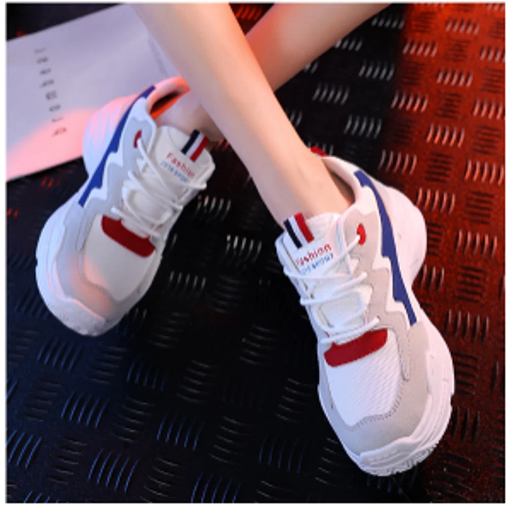 Женские кроссовки на платформе Повседневная обувь танкетке Цвет розовый Модная